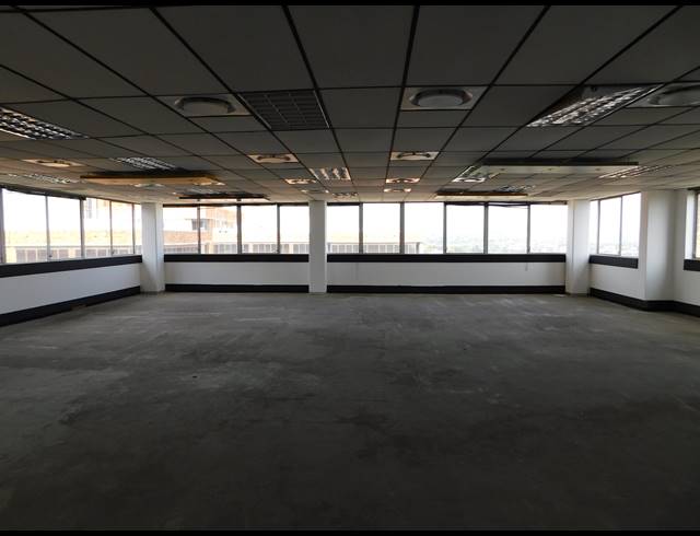 2,000M² OFFICE TO LET IN FERNDALE